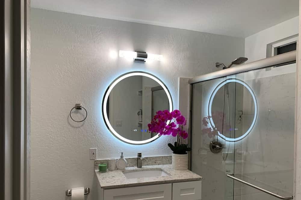 Photo of Bathroom in Tracy