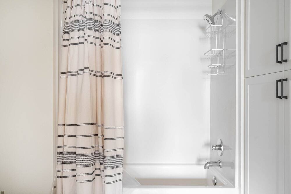 Photo of Bathroom in Central San Mateo