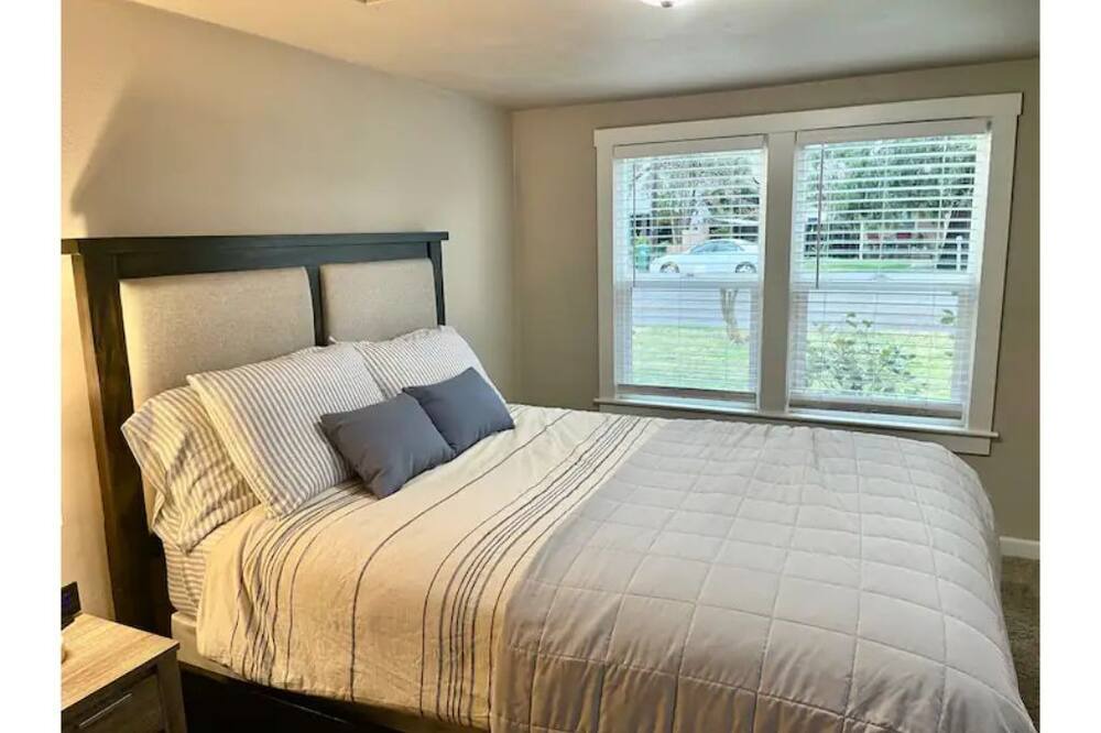 Photo of Bedroom in Chico