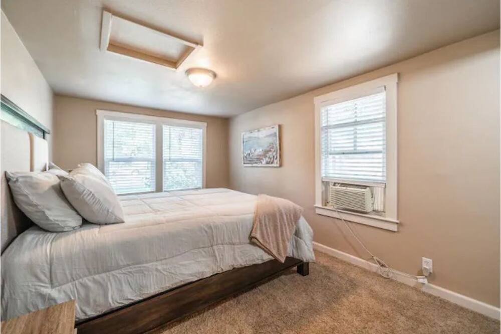 Photo of Bedroom in Chico