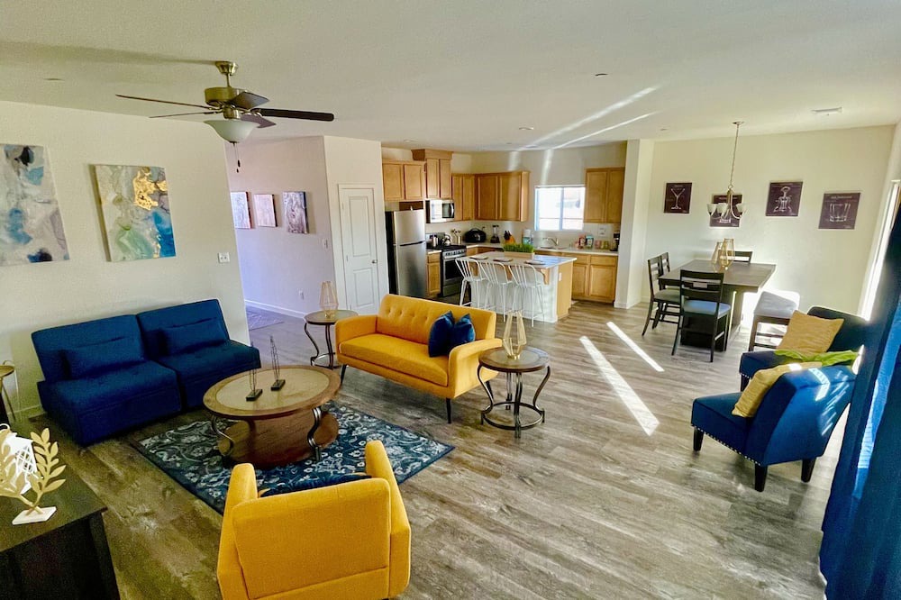 Photo of Livingroom in Pumpkin Center