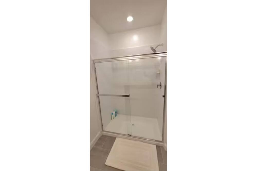 Photo of Bathroom in Roosevelt