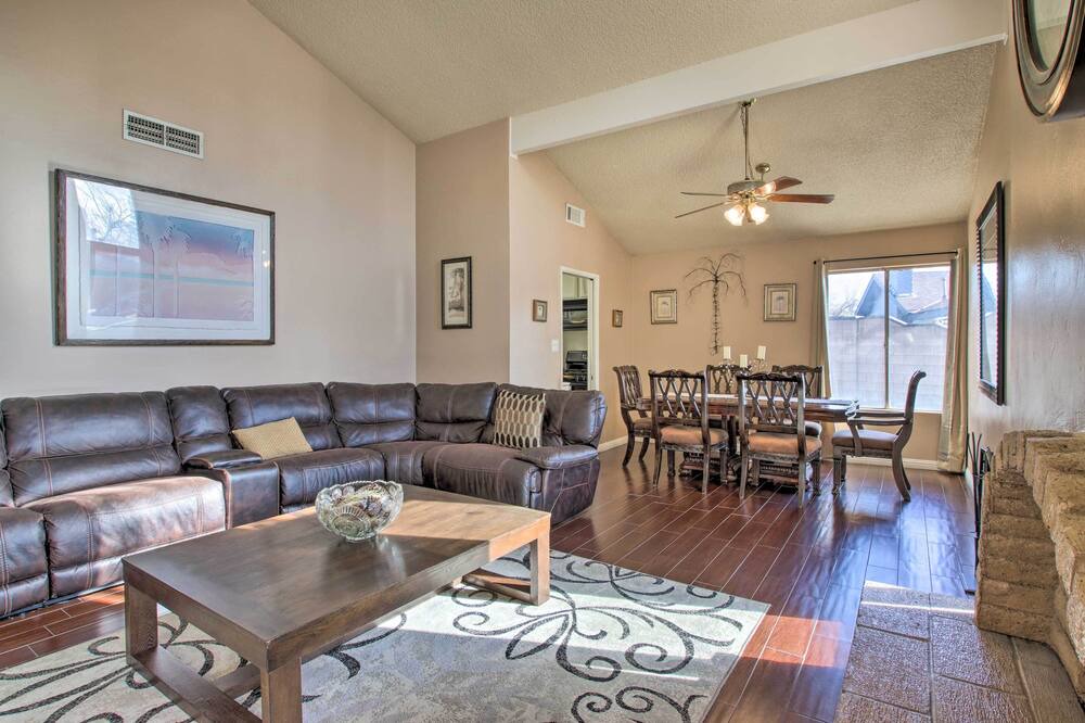 Photo of Livingroom in Bakersfield