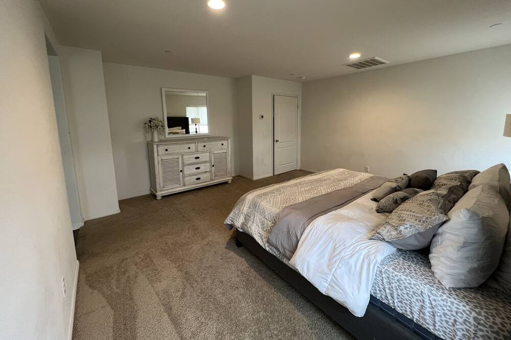 Photo of Bedroom in Victorville