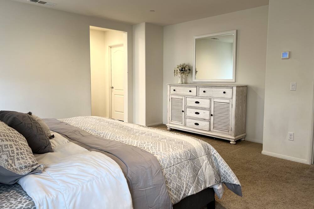 Photo of Bedroom in Victorville