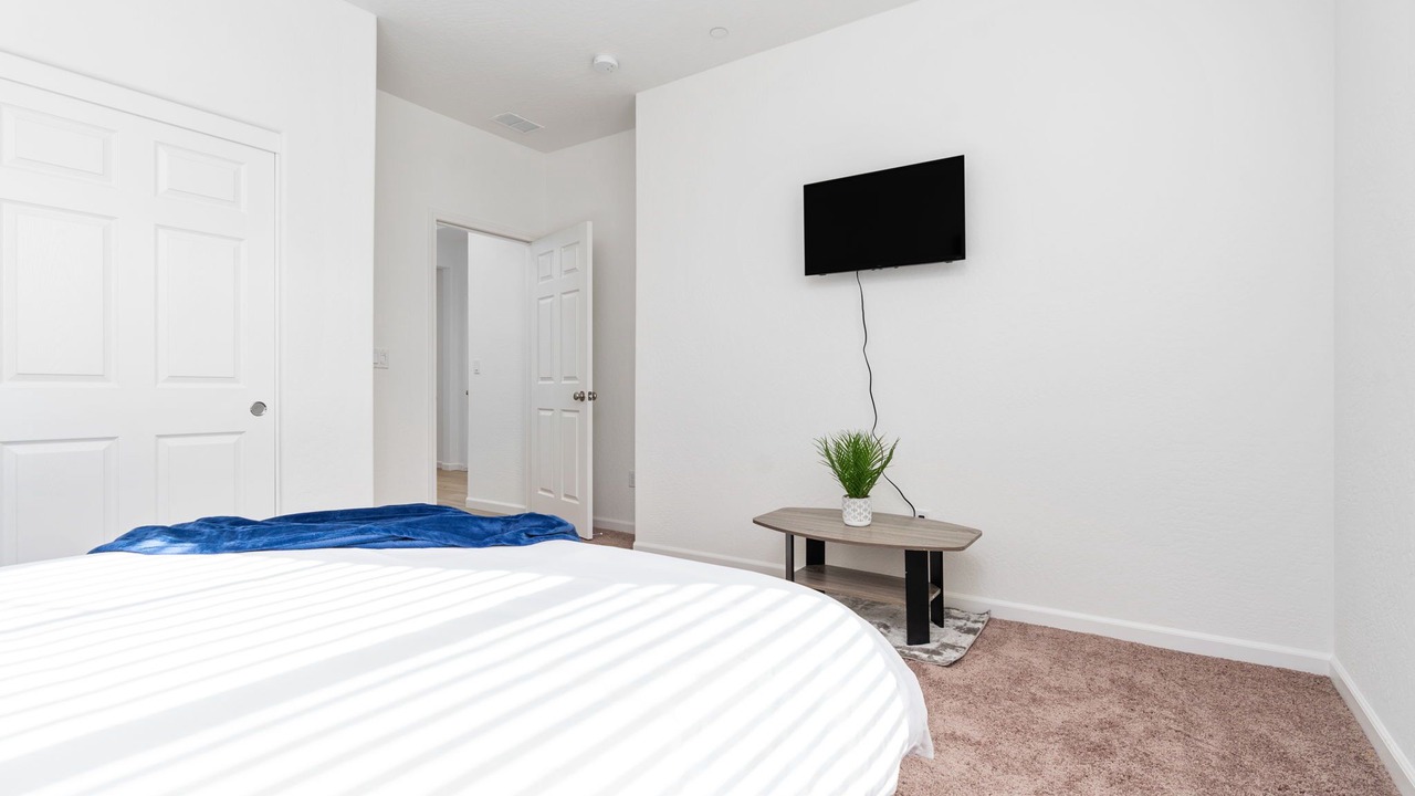 Photo of Bedroom in Raisin