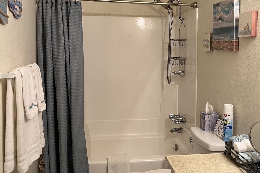 Photo of Bathroom in Lemoore