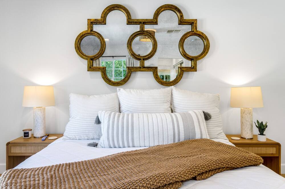 Photo of Bedroom in The Movie Colony