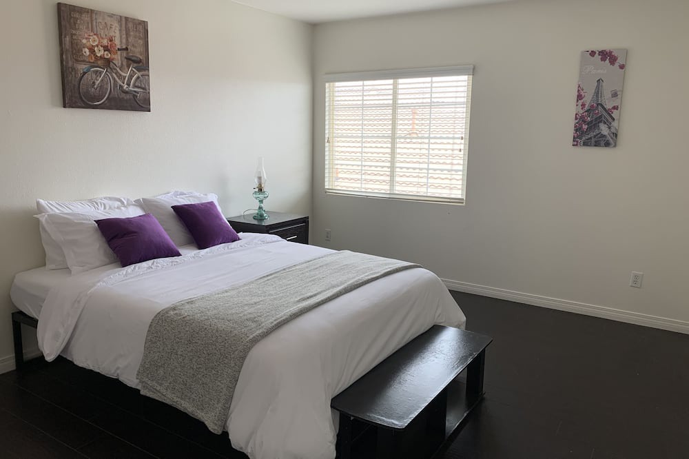 Photo of Bedroom in Hesperia