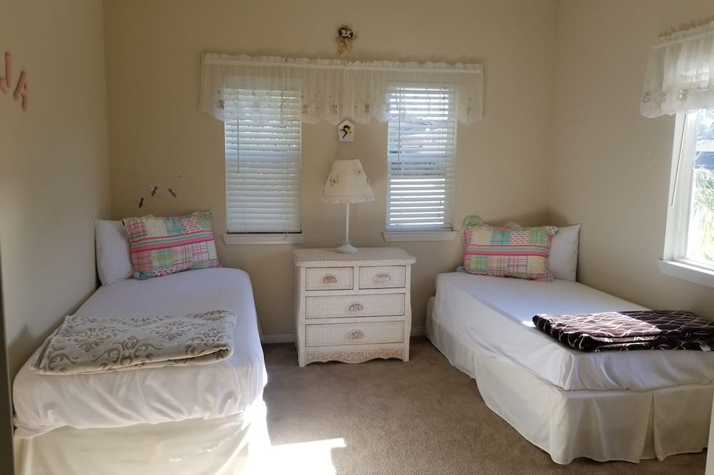 Photo of Bedroom in Lake Elsinore