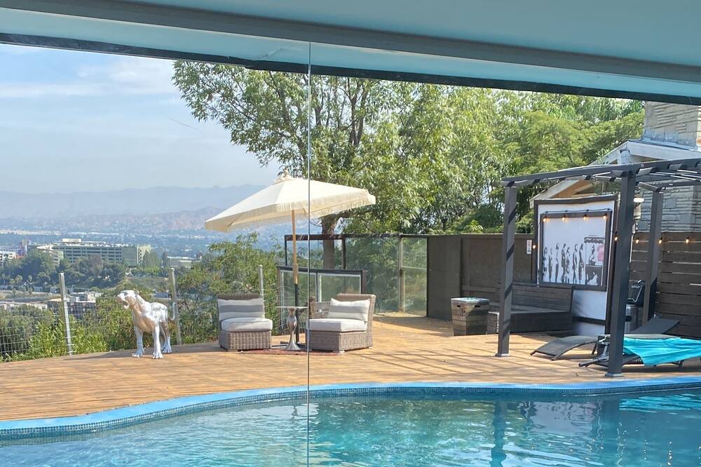 Photo of Outdoor in Hollywood Hills