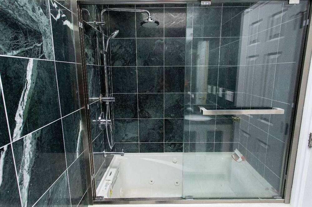 Photo of Bathroom in Inner Richmond