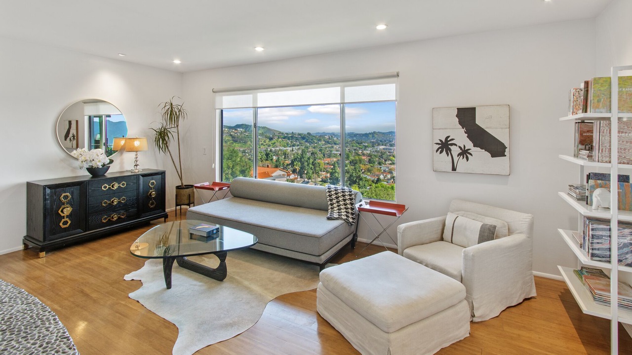 Photo of Livingroom in Rossmoyne