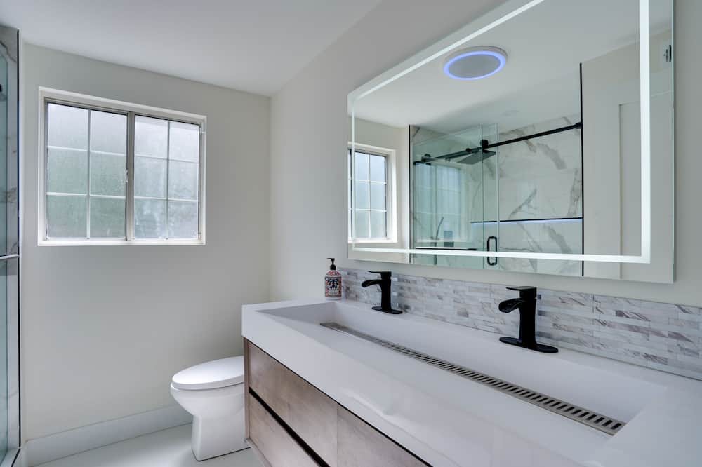Photo of Bathroom in Laguna Hills