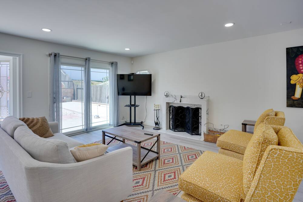 Photo of Livingroom in Laguna Hills