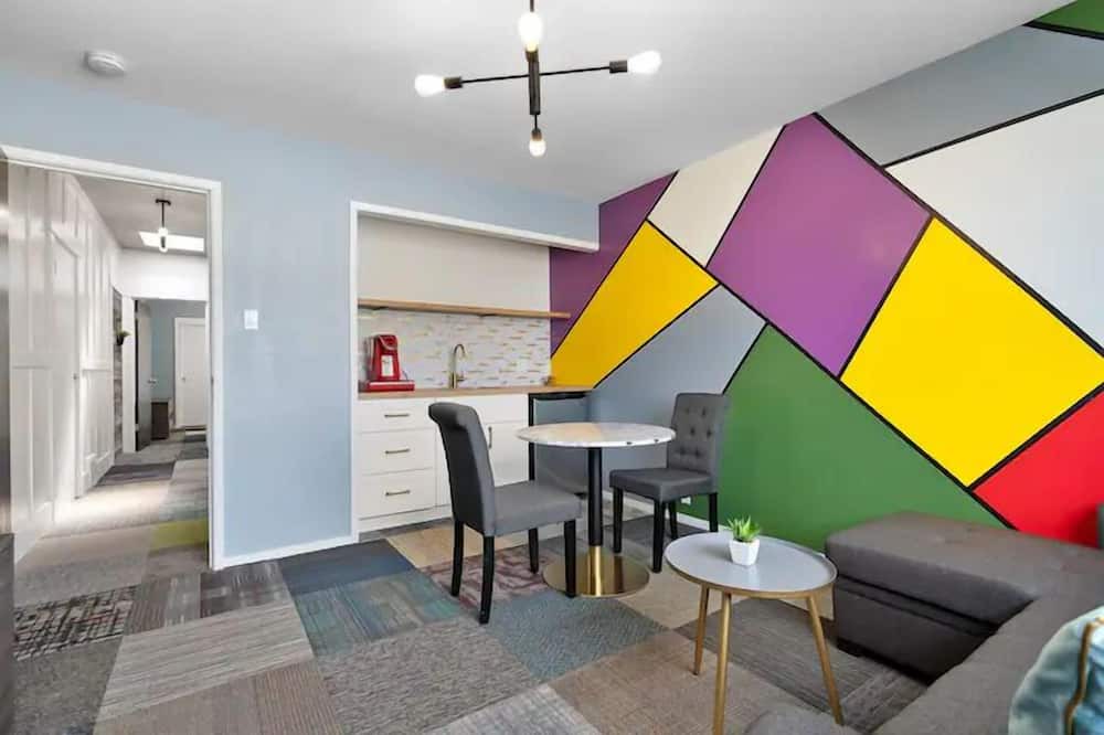 Photo of Livingroom in Downtown