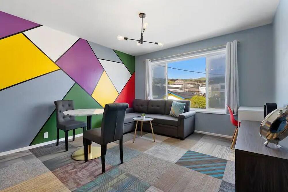 Photo of Livingroom in Downtown