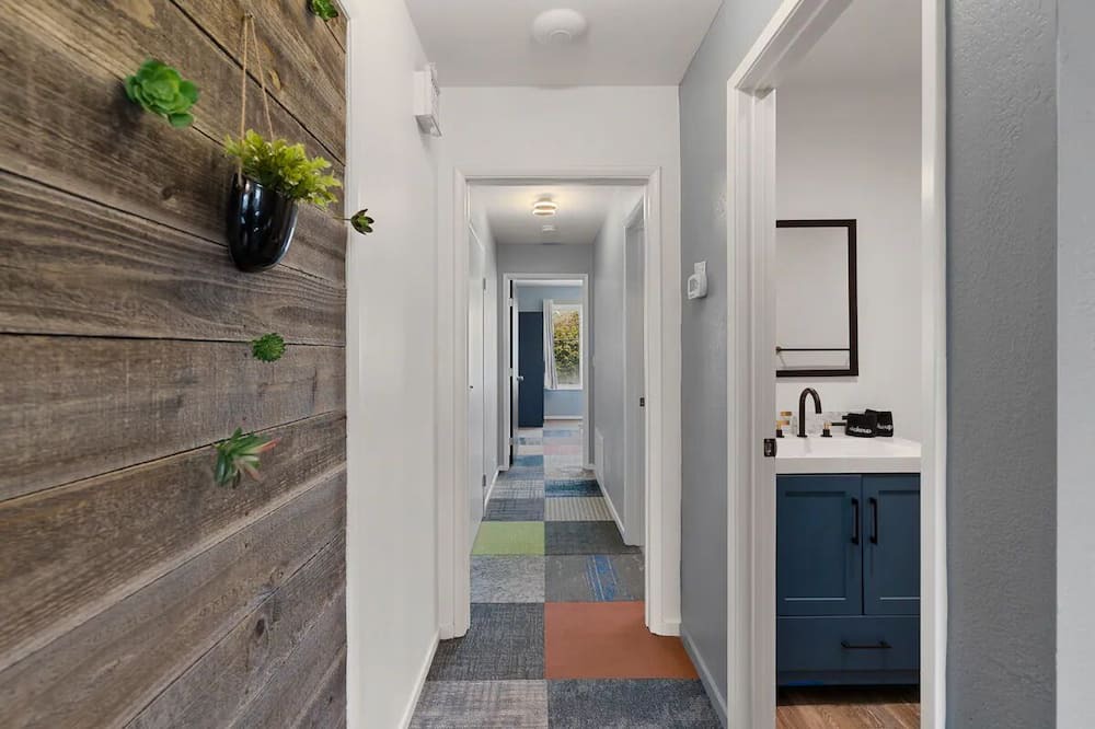 Photo of Livingroom in Downtown