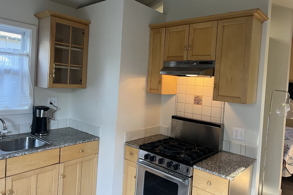Photo of Kitchen in Railroad District