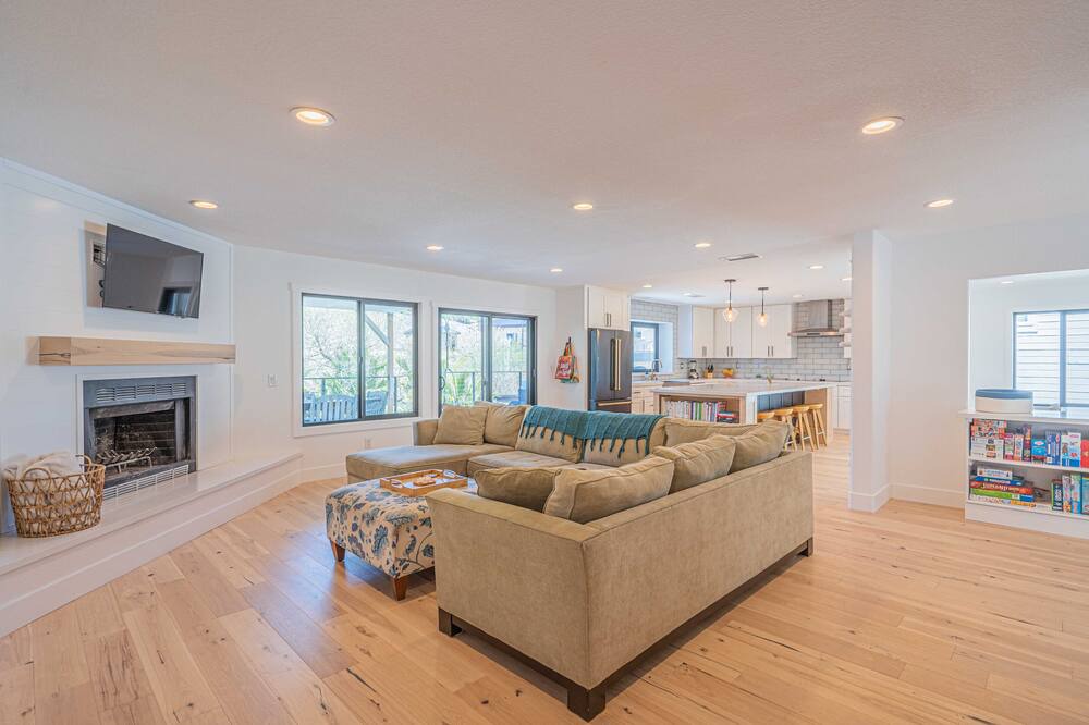 Photo of Livingroom in Canyon Lake