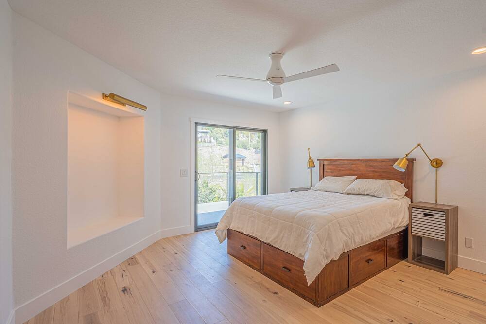 Photo of Bedroom in Canyon Lake