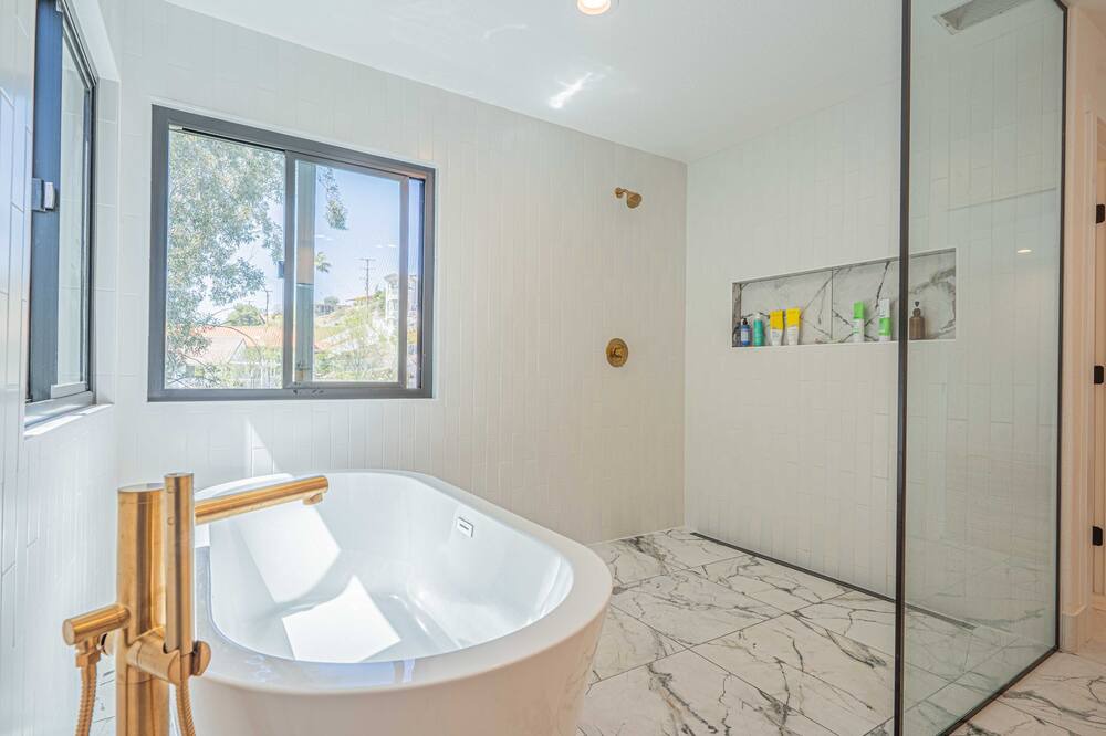 Photo of Bathroom in Canyon Lake