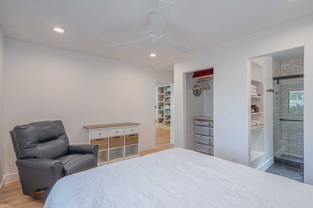 Photo of Bedroom in Canyon Lake