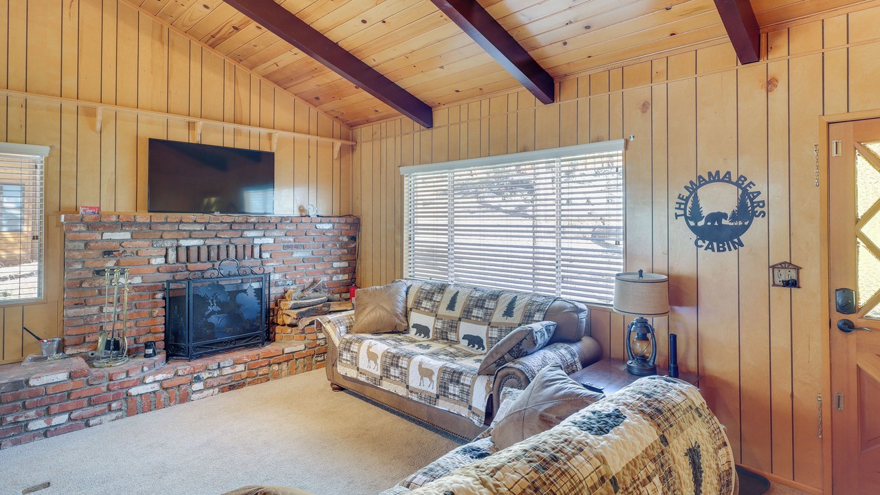Photo of Livingroom in Pine Mountain Club