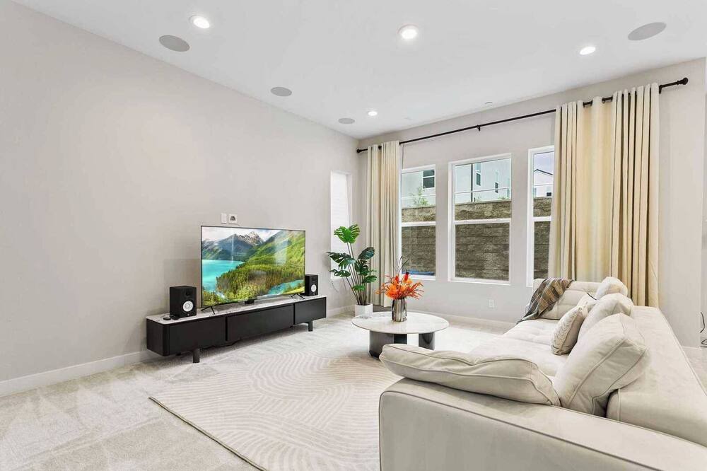 Photo of Livingroom in Foothill Ranch