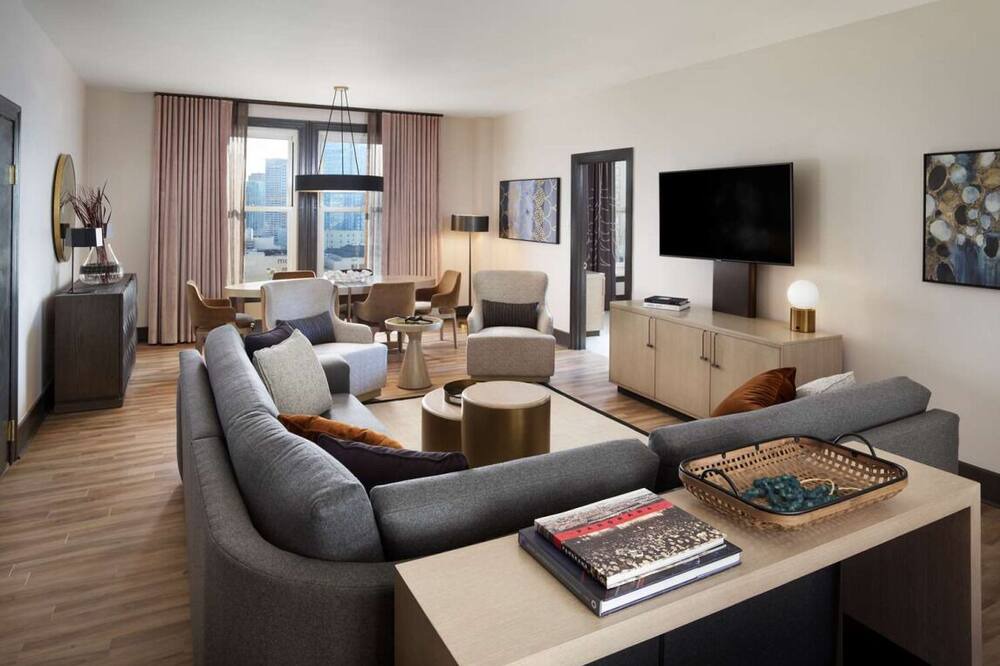 Photo of Livingroom in Theater District