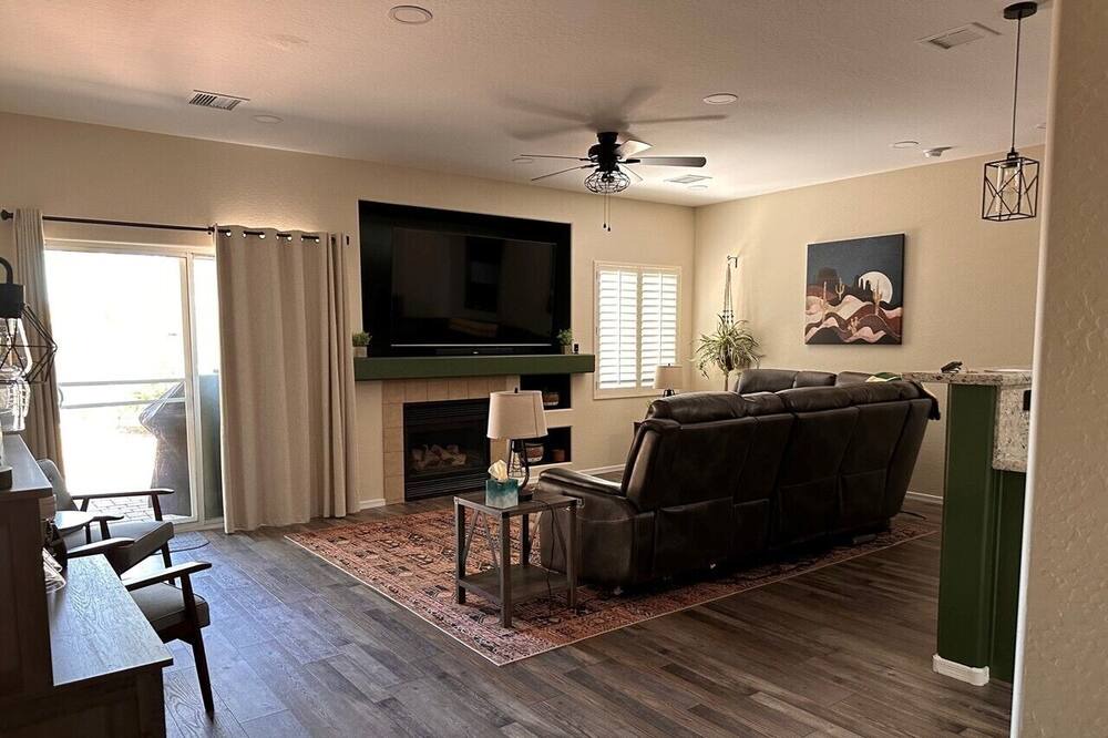 Photo of Livingroom in Dewey