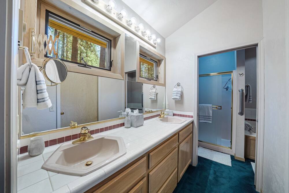 Photo of Bathroom in Plumas Eureka Estates