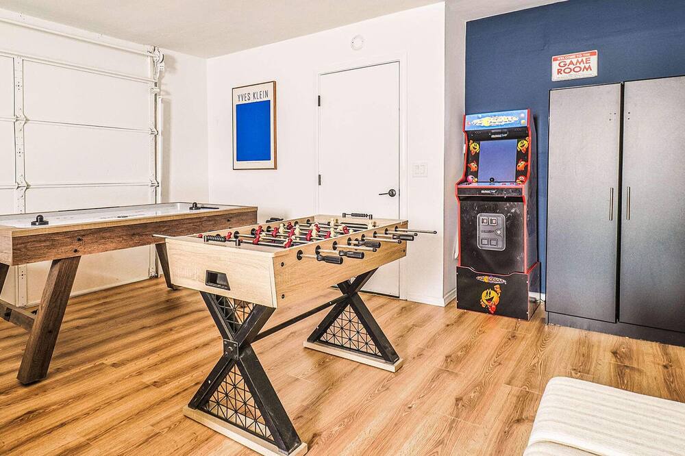 Photo of Bedroom in Racquet Club West