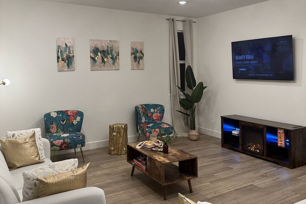 Photo of Livingroom in Roseville