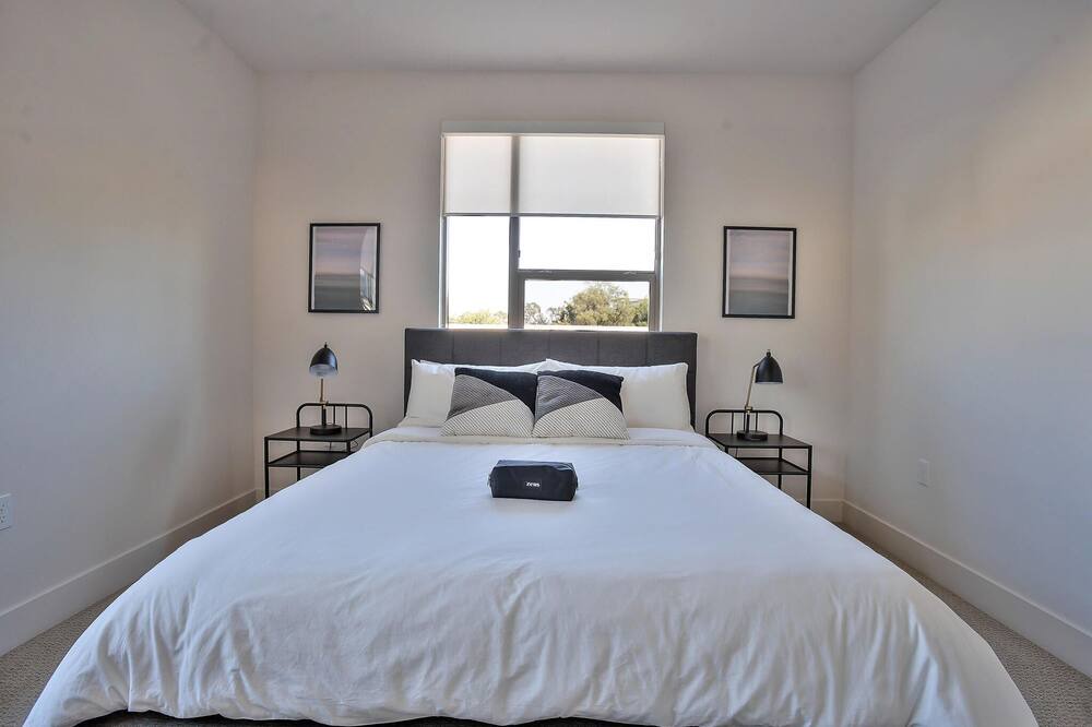 Photo of Bedroom in Menlo Park