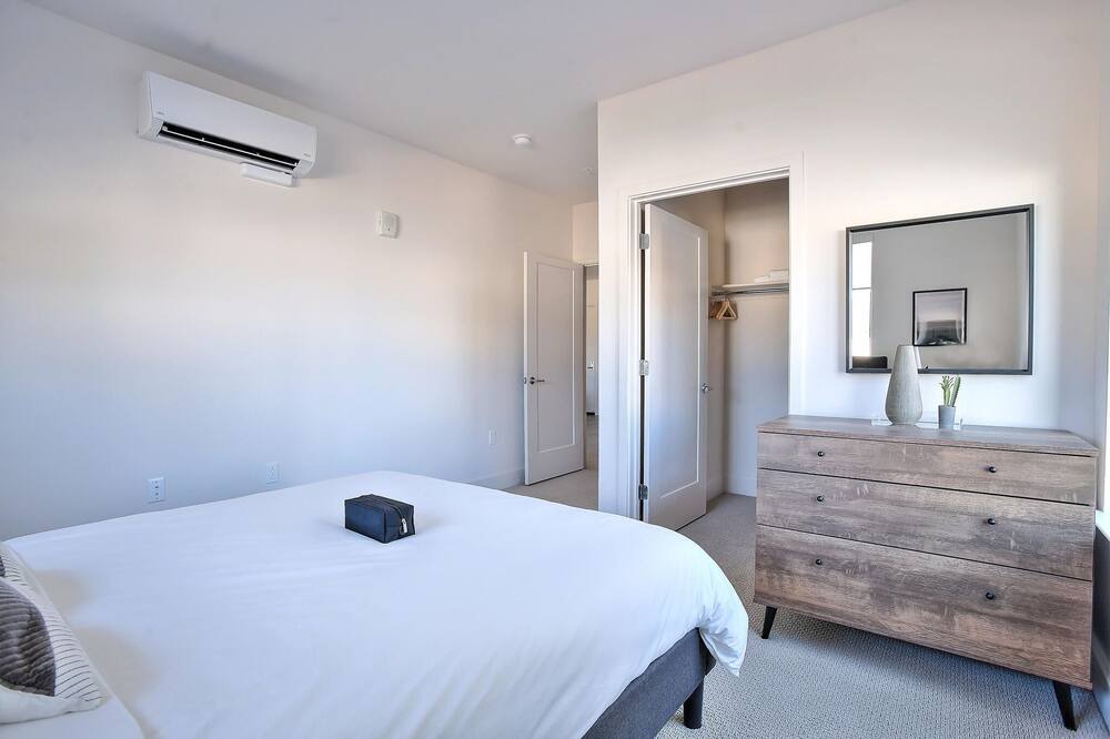 Photo of Bedroom in Menlo Park