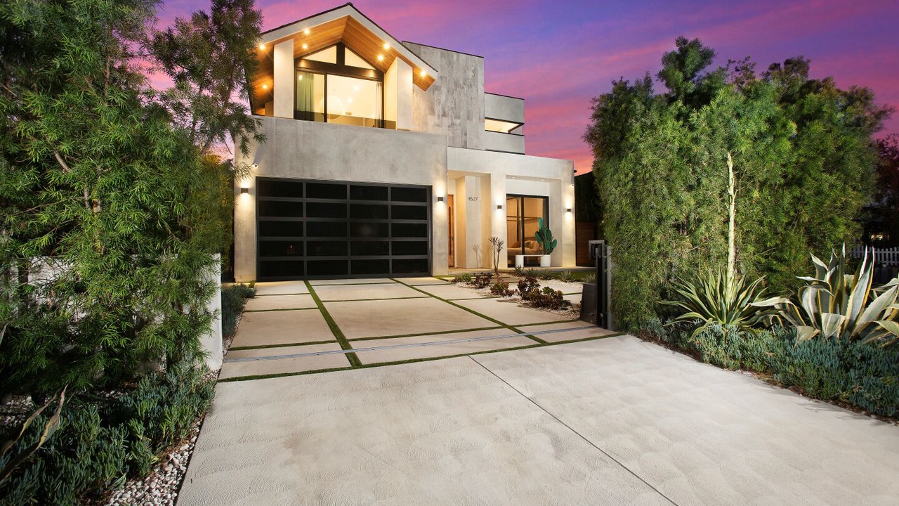 Photo of Outdoor in North Hollywood