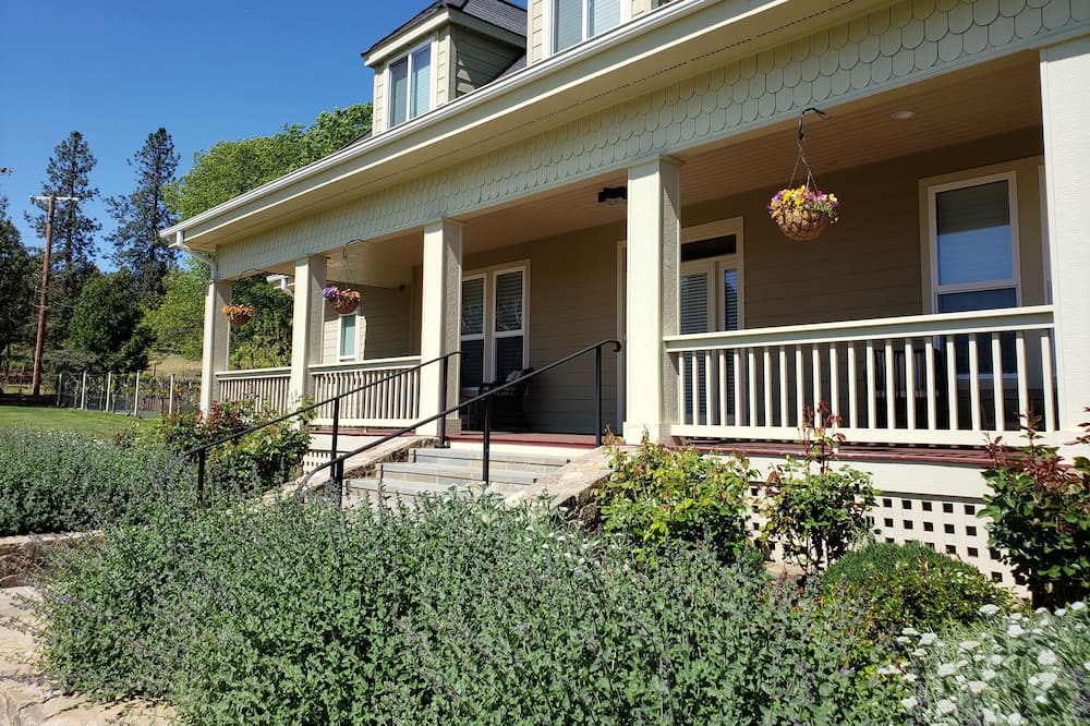Photo of Outdoor in Kelseyville