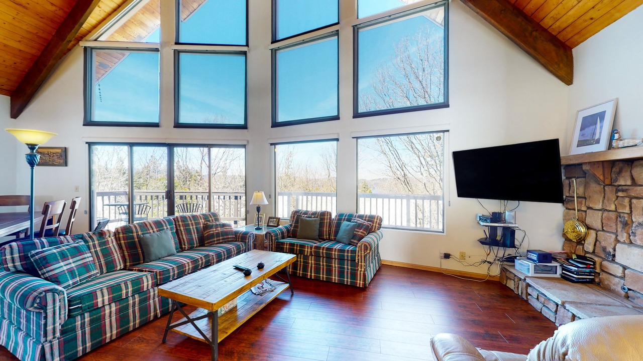Photo of Livingroom in Cedar Glen