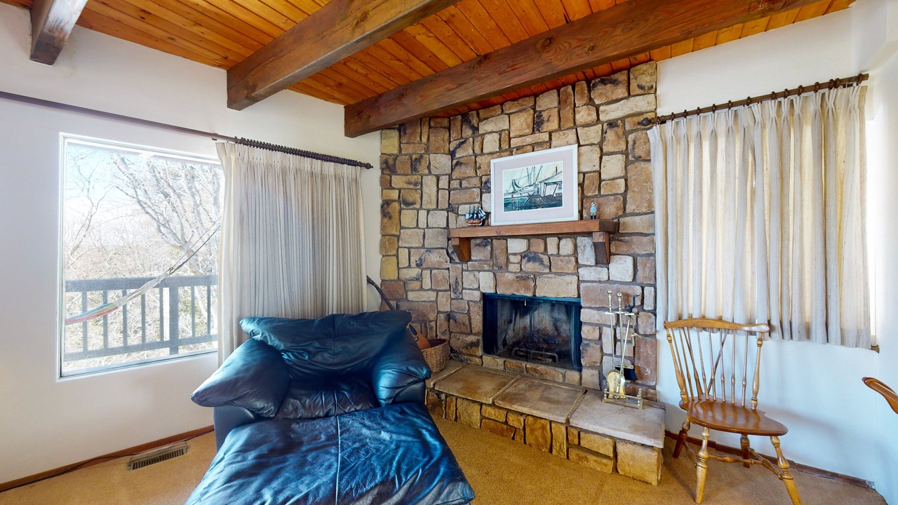 Photo of Livingroom in Cedar Glen