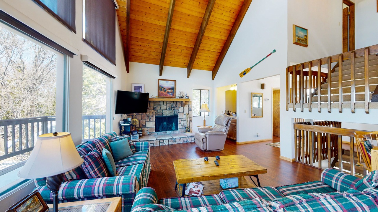 Photo of Livingroom in Cedar Glen