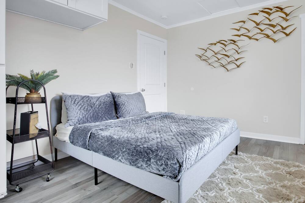 Photo of Bedroom in Downey