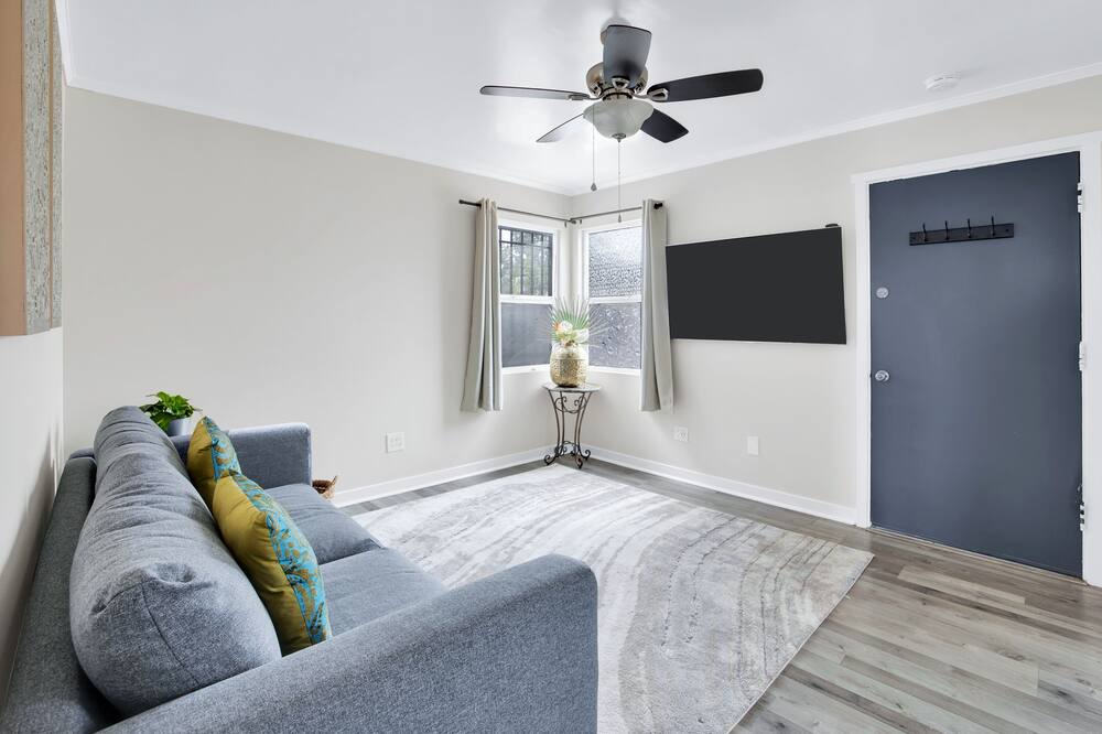Photo of Livingroom in Downey