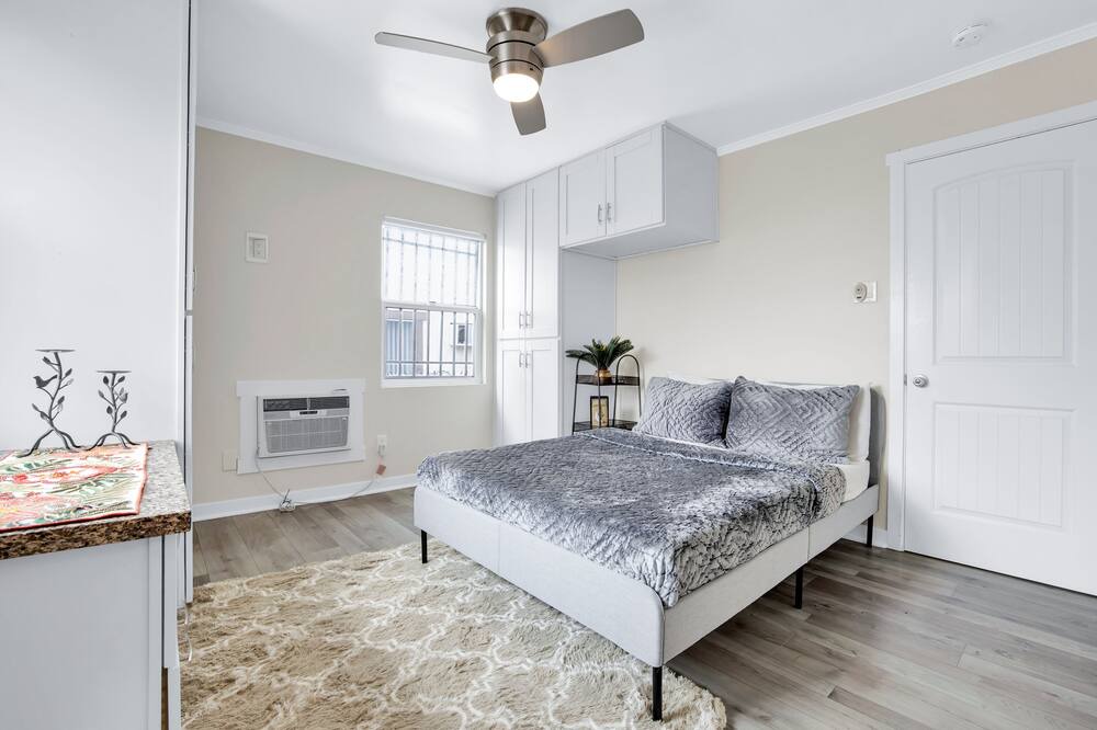 Photo of Bedroom in Downey