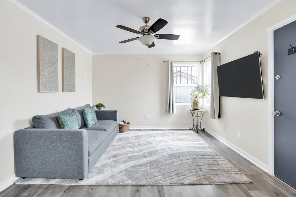 Photo of Livingroom in Downey