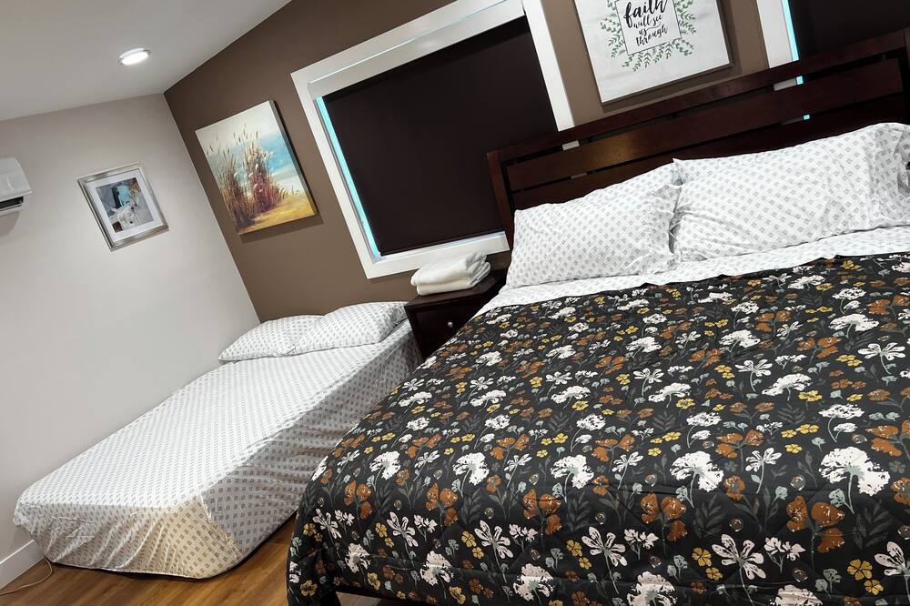 Photo of Bedroom in Midway City