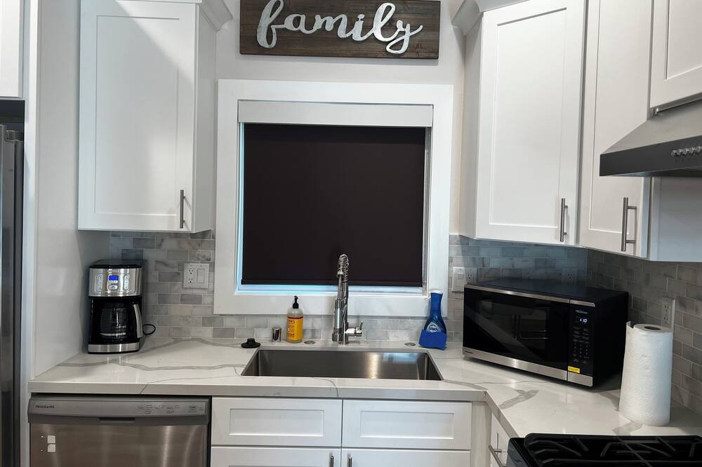 Photo of Kitchen in Midway City
