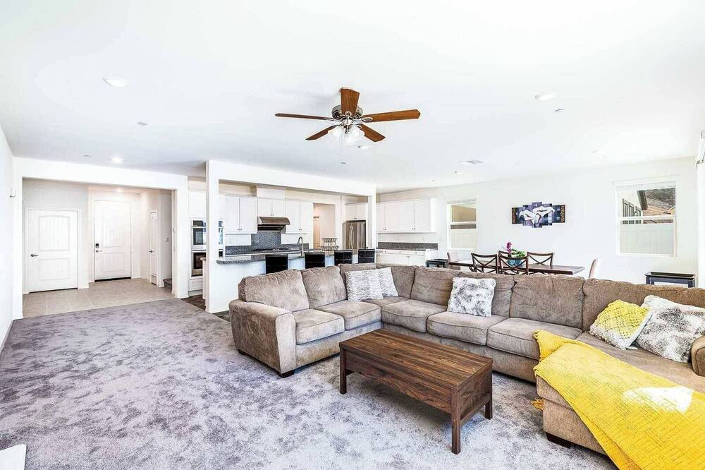Photo of Livingroom in Jurupa Valley