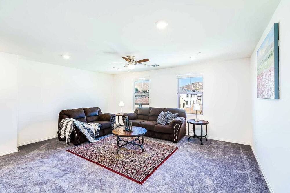 Photo of Livingroom in Jurupa Valley