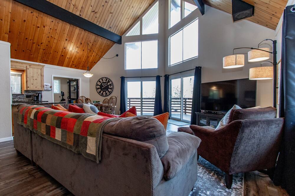 Photo of Livingroom in Forest Meadows
